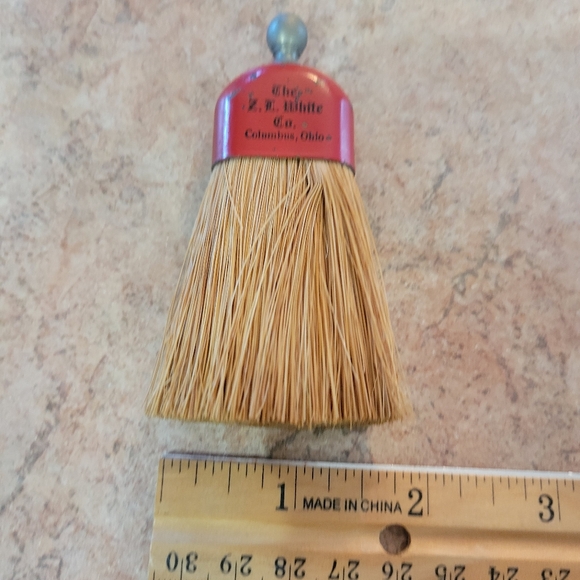 Vintage Mini Whisk Broom ~ Z.L. White Co. Columbus, OH ~ Antique? ~ Neat Item! - Picture 11 of 15